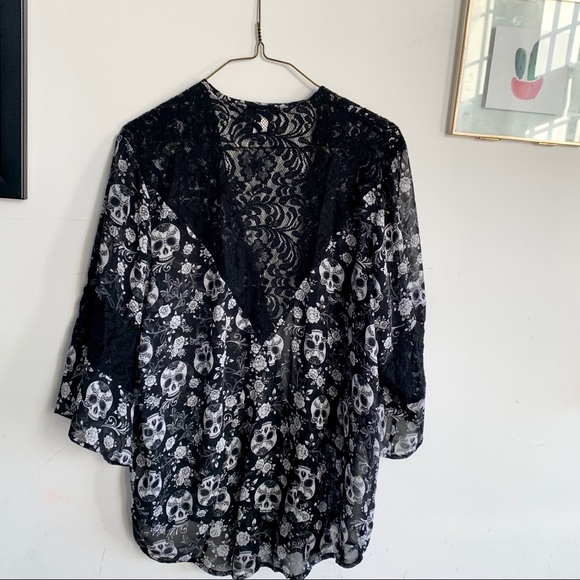 Hot Topic Skull Kimono *Last Day to Buy* - Picture 4 of 4